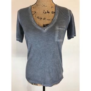 Gap tee shirt